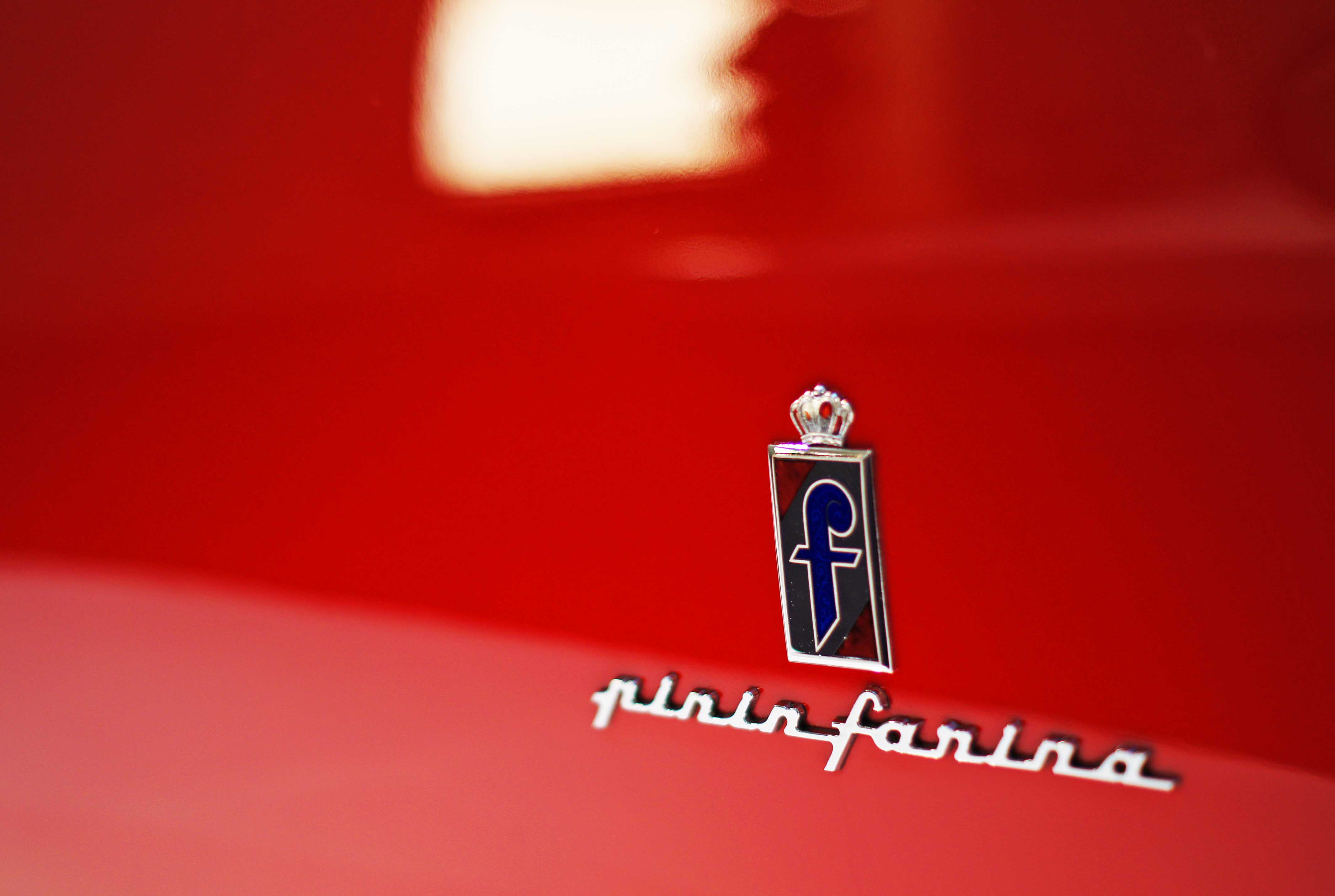 Lamborghini Murcielago LP670-4 logo pininfarina