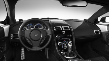 Aston Martin DBS intérieur équipé B&O 