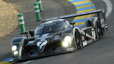 Bentley Le Mans 2003 Speed Eight in the Esses 