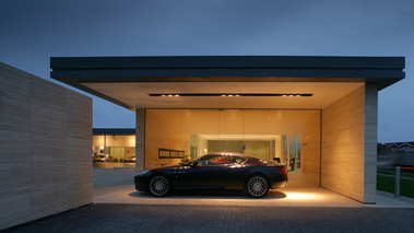 Concession Aston Martin Cheltenham vue de nuit