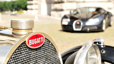 Expo Bugatti 100ans Bruxelles calandre & Veyron