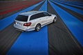 Mercedes AMG Driving Academy - Castelet - E63 AMG Estage gris 3/4 arrière droit vue de haut