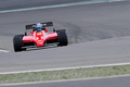 Modena Track Days 2011 - ancienne Formule 1 rouge face avant penché