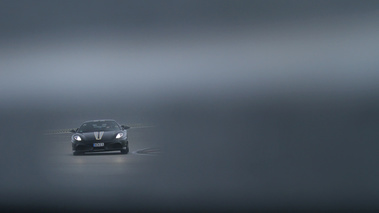 Modena Track Days 2011 - Ferrari 430 Scuderia noir face avant penché