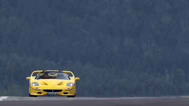 Modena Track Days 2011 - Ferrari F50 jaune face avant