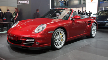 Porsche 911 Turbo cabriolet Rouge AV