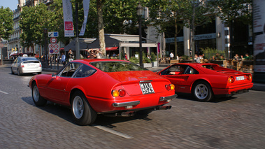Ferrari KBRossoCorsa DII Daytona rouge & 328 GTS rouge Champs-Elysées