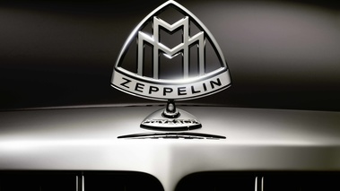 Maybach 57S Zeppelin logo capot