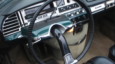 Citroen DS21 Cabriolet détail volant 