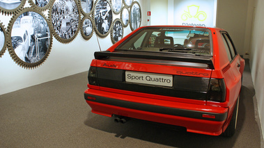D'Ieteren Galerie - Audi Quattro SWB rouge face arrière
