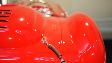 Ferrari 375 Plus rouge fermeture coffre 2