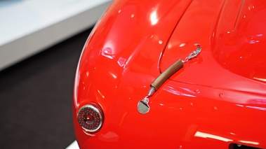 Ferrari 375 Plus rouge fermeture coffre