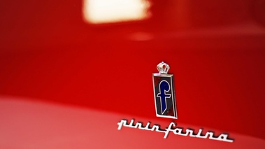 Ferrari 375 Plus rouge logo Pininfarina