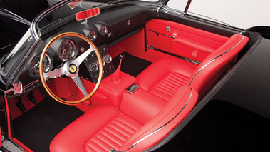 Ferrari 400 Super America noire intérieur