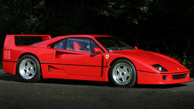 Ferrari F40 Rouge profil