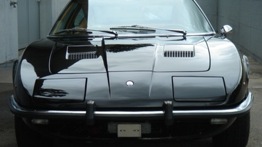 Maserati Indy noir face avant