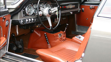 Maserati Sebring grise intérieur