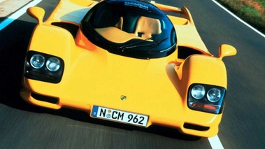 Porsche Dauer 962 jaune travelling 
