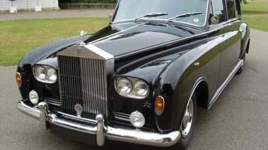 Rolls Royce Phantom VI noire 3/4 avant gauche