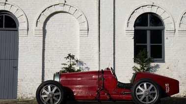 Bugatti Type 35 rouge profil