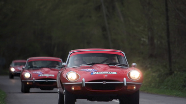 Jaguar Type E rouge face avant
