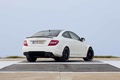 Mercedes Classe C Coupé AMG blanc 3/4 arrière droit 3