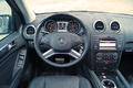 Mercedes ML63 AMG noir tableau de bord