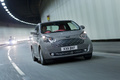 Aston Martin Cygnet anthracite 3/4 avant droit travelling penché 3