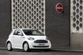 Aston Martin Cygnet blanc 3/4 avant droit