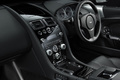 Aston Martin DB9 Carbon Black - tableau de bord