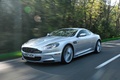 Aston Martin DBS gris 3/4 avant gauche travelling 3