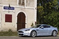 Aston Martin DBS gris 3/4 avant gauche