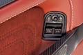 Aston Martin DBS gris poignée de porte intérieur debout