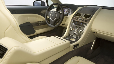 Aston Martin Rapide bleu intérieur 2