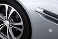 Aston Martin V12 Vantage gris jante