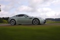 Aston Martin V12 Vantage vert profil travelling 2