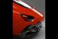 Aston Martin V12 Vantage Zagato orange diffuseur arrière debout