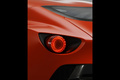 Aston Martin V12 Vantage Zagato orange feux arrières debout