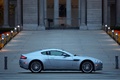 Aston Martin V8 Vantage gris profil