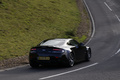 Aston Martin V8 Vantage N420 noir 3/4 arrière droit