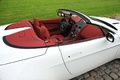 Aston Martin V8 Vantage Roadster blanc intérieur