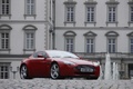 Aston Martin V8 Vantage rouge 3/4 avant droit