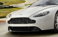 Aston Martin V8 Vantage S - blanc - détail, bouclier avant