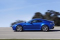 Aston Martin V8 Vantage S bleu filé