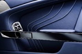 Aston Martin V8 Vantage S bleu panneau de porte