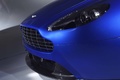 Aston Martin V8 Vantage S bleu phare avant