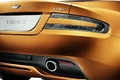 Aston Martin Virage orange feu arrière