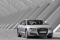 Audi A8 L gris 3/4 avant droit 3