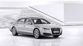 Audi A8 L gris 3/4 avant droit