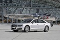 Audi A8 L gris 3/4 avant gauche 2